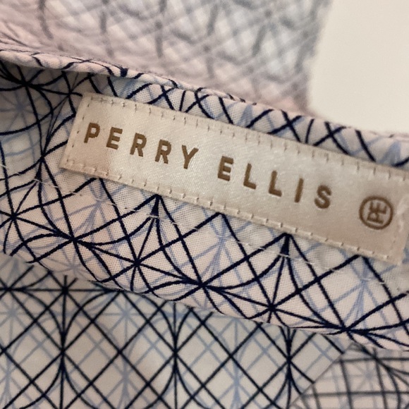 Perry Ellis XXL button down front short sleeved shirt - Picture 2 of 6